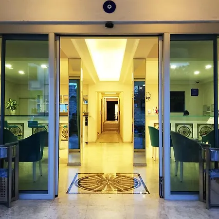The Life Center بودروم