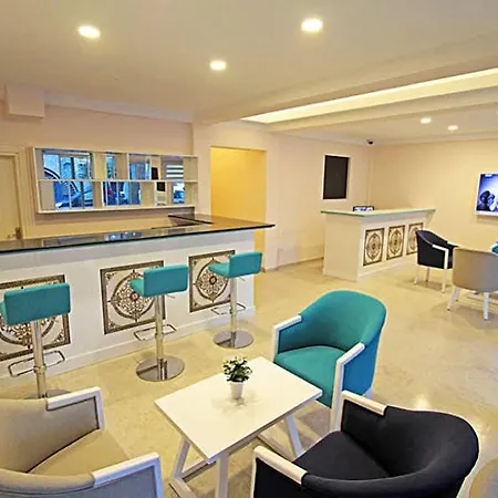 The Life Center 4* بودروم